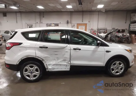 2017 Ford Escape S z USA, uszkodzony, nr VIN 1FMCU0F76HUB71065